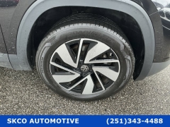 Used 2025  Volkswagen Atlas 2&period;0T SE w&sol;Technology FWD at SKCO Automotive near Mobile&comma; AL