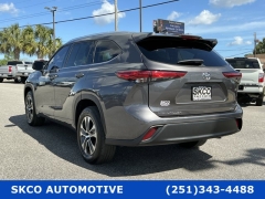 Used 2021  Toyota Highlander XLE FWD at SKCO Automotive near Mobile&comma; AL