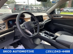 Used 2025  Volkswagen Atlas 2&period;0T SE w&sol;Technology 4MOTION at SKCO Automotive near Mobile&comma; AL