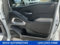 Used 2024  Nissan Frontier Crew Cab 4x4 SV at SKCO Automotive near Mobile&comma; AL