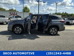 Used 2021  Toyota Highlander XLE FWD at SKCO Automotive near Mobile&comma; AL