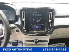 Used 2020  Volvo XC40 4d SUV AWD T5 Momentum at SKCO Automotive near Mobile&comma; AL