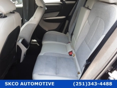 Used 2020  Volvo XC40 4d SUV AWD T5 Momentum at SKCO Automotive near Mobile&comma; AL