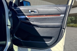 Used 2018  Ford Explorer 4d SUV 4WD Platinum at Pre-Owned Plus near San Antonio&comma; TX