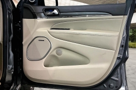 Used 2020  Jeep Grand Cherokee 4d SUV 4WD Overland V8 at Pre-Owned Plus near San Antonio&comma; TX