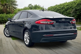 Used 2020  Ford Fusion Hybrid 4d Sedan FWD SE at Pre-Owned Plus near San Antonio&comma; TX