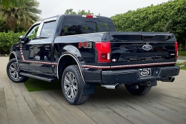 Used 2018  Ford F-150 4WD SuperCrew Lariat 5 1&sol;2 at Pre-Owned Plus near San Antonio&comma; TX