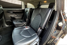 Used 2021 Toyota Highlander XLE FWD at Pre-Owned Plus near San Antonio, TX