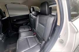 Used 2017  Mitsubishi Outlander 4d SUV FWD SEL at Pre-Owned Plus near San Antonio&comma; TX