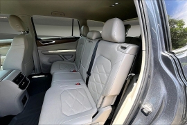 Used 2024  Volkswagen Atlas 2&period;0T SE w&sol;Technology FWD at Pre-Owned Plus near San Antonio&comma; TX