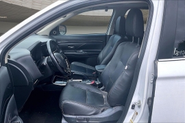 Used 2017  Mitsubishi Outlander 4d SUV FWD SEL at Pre-Owned Plus near San Antonio&comma; TX