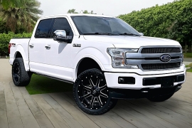 Used 2018  Ford F-150 4WD SuperCrew Platinum 5 1&sol;2 at Pre-Owned Plus near San Antonio&comma; TX