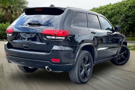 Used 2019  Jeep Grand Cherokee 4d SUV 2WD Laredo Altitude at Pre-Owned Plus near San Antonio&comma; TX