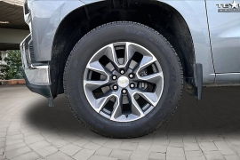 Used 2020  Chevrolet Silverado 1500 2WD Crew Cab LT Texas Edition at Pre-Owned Plus near San Antonio&comma; TX