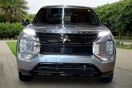 Used 2023  Mitsubishi Outlander SE FWD at Pre-Owned Plus near San Antonio&comma; TX