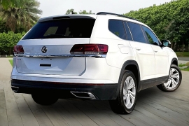 Used 2021  Volkswagen Atlas 2021&period;5 3&period;6L V6 SE w&sol;Technology FWD at Pre-Owned Plus near San Antonio&comma; TX