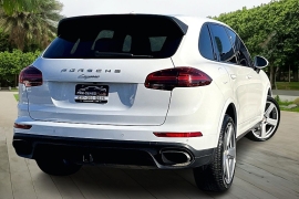 Used 2018  Porsche Cayenne 4d SUV AWD Platinum at Pre-Owned Plus near San Antonio&comma; TX