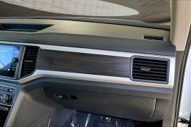 Used 2021  Volkswagen Atlas 2021&period;5 3&period;6L V6 SE w&sol;Technology FWD at Pre-Owned Plus near San Antonio&comma; TX