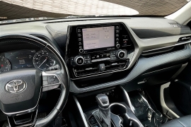 Used 2021 Toyota Highlander XLE FWD at Pre-Owned Plus near San Antonio, TX
