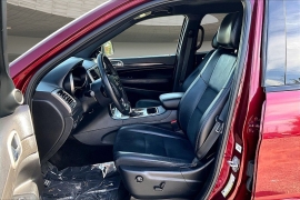Used 2018  Jeep Grand Cherokee 4d SUV 4WD Laredo Altitude at Pre-Owned Plus near San Antonio&comma; TX