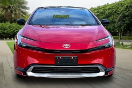 Used 2025  Toyota Prius Plug-In Hybrid XSE at Pre-Owned Plus near San Antonio&comma; TX