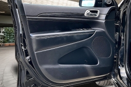 Used 2019  Jeep Grand Cherokee 4d SUV 2WD Laredo Altitude at Pre-Owned Plus near San Antonio&comma; TX