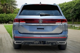 Used 2024  Volkswagen Atlas 2&period;0T SE w&sol;Technology FWD at Pre-Owned Plus near San Antonio&comma; TX