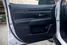 Used 2017  Mitsubishi Outlander 4d SUV FWD SEL at Pre-Owned Plus near San Antonio&comma; TX