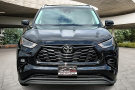 Used 2021 Toyota Highlander XLE FWD at Pre-Owned Plus near San Antonio, TX