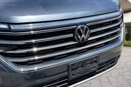 Used 2024  Volkswagen Atlas 2&period;0T SE w&sol;Technology FWD at Pre-Owned Plus near San Antonio&comma; TX