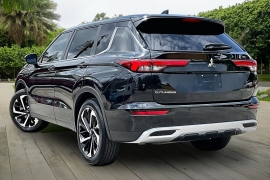 Used 2022  Mitsubishi OUTLANDER SE FWD at Pre-Owned Plus near San Antonio&comma; TX