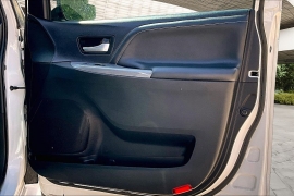 Used 2017  Toyota Sienna 4d Wagon SE at Pre-Owned Plus near San Antonio&comma; TX