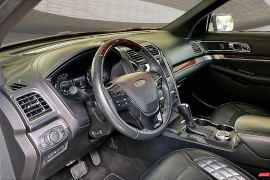 Used 2018  Ford Explorer 4d SUV 4WD Platinum at Pre-Owned Plus near San Antonio&comma; TX