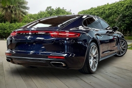 Used 2019  Porsche Panamera 4d Hatchback RWD at Pre-Owned Plus near San Antonio&comma; TX