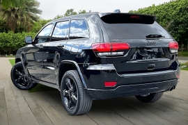 Used 2019  Jeep Grand Cherokee 4d SUV 2WD Laredo Altitude at Pre-Owned Plus near San Antonio&comma; TX