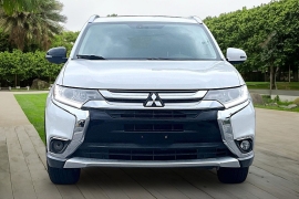 Used 2017  Mitsubishi Outlander 4d SUV FWD SEL at Pre-Owned Plus near San Antonio&comma; TX