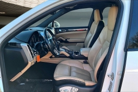 Used 2018  Porsche Cayenne 4d SUV AWD Platinum at Pre-Owned Plus near San Antonio&comma; TX