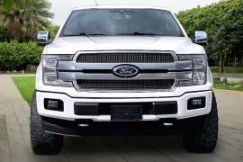 Used 2018  Ford F-150 4WD SuperCrew Platinum 5 1&sol;2 at Pre-Owned Plus near San Antonio&comma; TX