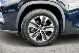 Used 2021 Toyota Highlander XLE FWD at Pre-Owned Plus near San Antonio, TX