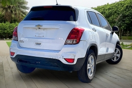 Used 2021  Chevrolet Trax FWD 4dr LS at Pre-Owned Plus near San Antonio&comma; TX