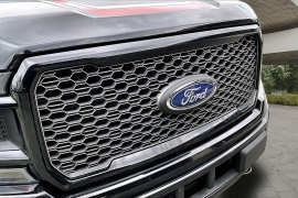 Used 2018  Ford F-150 4WD SuperCrew Lariat 5 1&sol;2 at Pre-Owned Plus near San Antonio&comma; TX