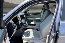Used 2024  Volkswagen Atlas 2&period;0T SE w&sol;Technology FWD at Pre-Owned Plus near San Antonio&comma; TX