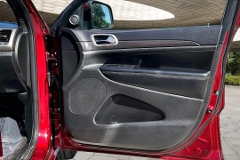 Used 2018  Jeep Grand Cherokee 4d SUV 4WD Laredo Altitude at Pre-Owned Plus near San Antonio&comma; TX