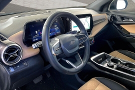 Used 2025  Chevrolet Equinox FWD 4dr ACTIV w&sol;XDB at Pre-Owned Plus near San Antonio&comma; TX