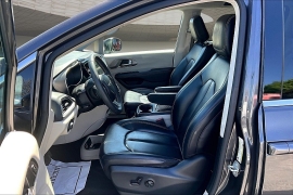 Used 2023  Chrysler Pacifica Touring L FWD at Pre-Owned Plus near San Antonio&comma; TX