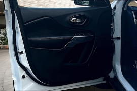 Used 2019  Jeep Cherokee 4d SUV FWD Latitude 3.2L at Pre-Owned Plus near San Antonio, TX