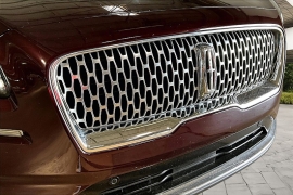 Used 2022  Lincoln Nautilus Reserve AWD at Pre-Owned Plus near San Antonio&comma; TX