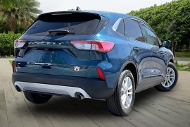 Used 2020  Ford Escape 4d SUV FWD SE at Pre-Owned Plus near San Antonio&comma; TX