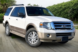 Used 2013  Ford Expedition 4d SUV 2WD XLT at Pre-Owned Plus near San Antonio&comma; TX