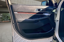 Used 2018  Ford Explorer 4d SUV 4WD Platinum at Pre-Owned Plus near San Antonio&comma; TX